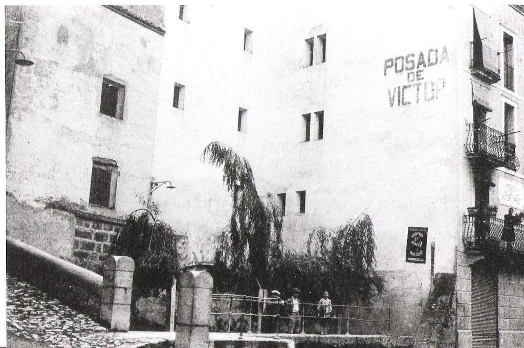 Hostal Victor Oliana Exterior foto