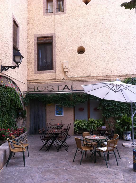Hostal Victor Oliana Exterior foto